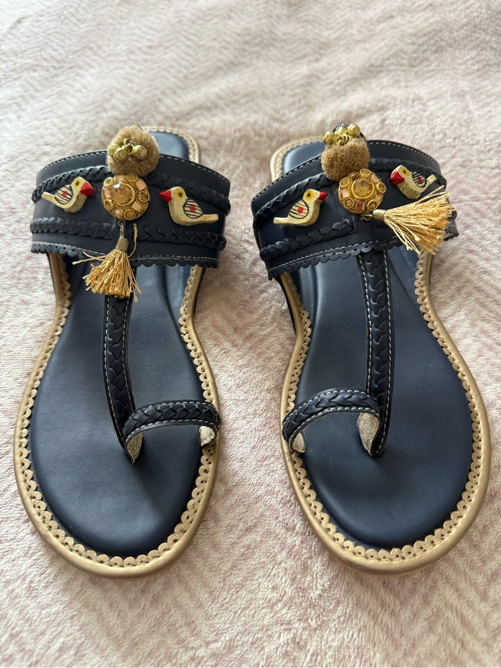 Delfino Embellished Bird Motif Kolhapuri Sandals Size 8.5